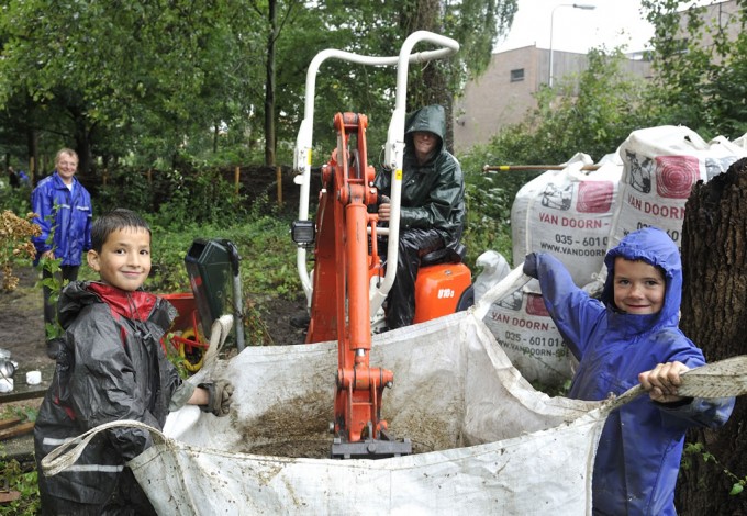 samenwerken in buurtnatuurtuin Liendert Amersfoort