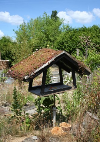 vogelhuis in ateliertuin